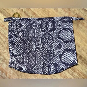 Estee Lauder Cosmetic Makeup Bag Zipper Pouch Travel Purple Snakeskin.